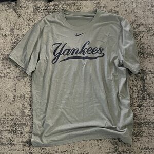 Nike Gray Yankees Short Sleeve Tee